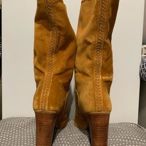 Suede boots